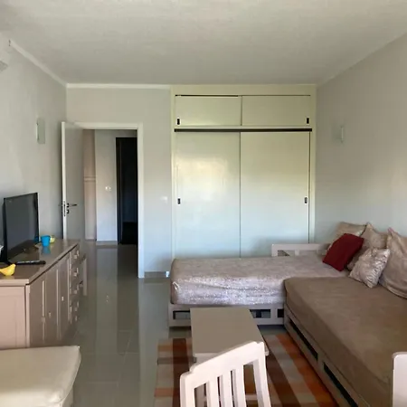 דירה Red Terrace Flat *