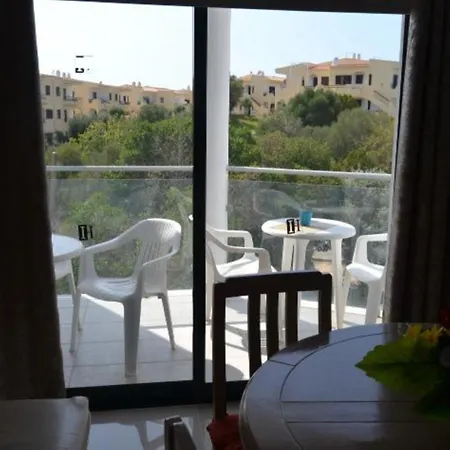 דירה Red Terrace Flat אלבור