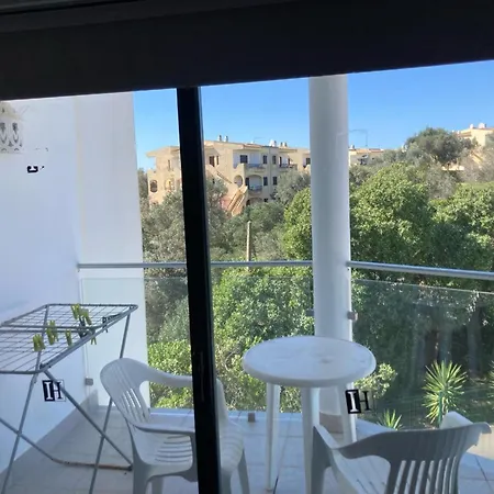 Red Terrace Flat Apartment *