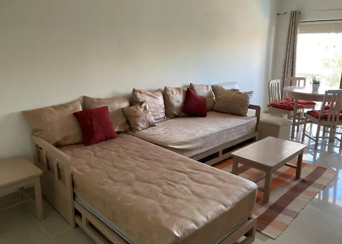 Red Terrace Flat Apartment