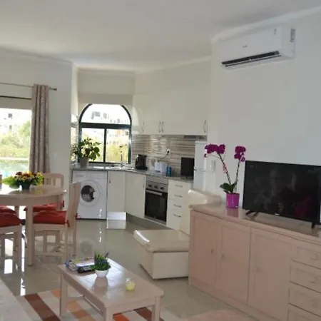 Red Terrace Flat Apartment