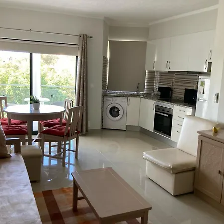 Red Terrace Flat * Alvor